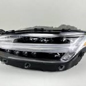 Volvo Headlamp 32133197